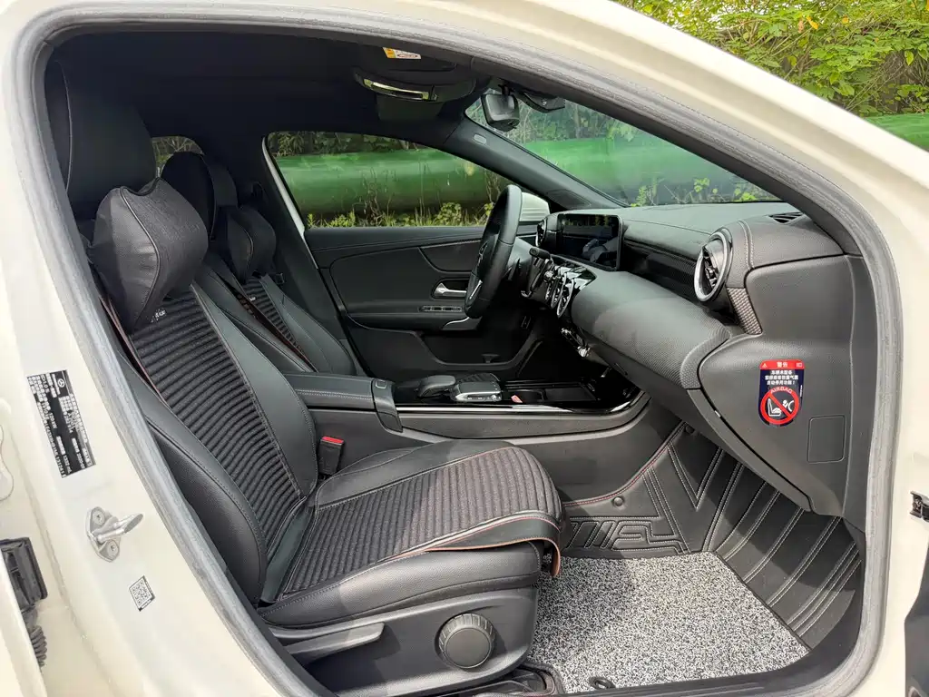 Mercedes-Benz A-Class 2020 — фото 13