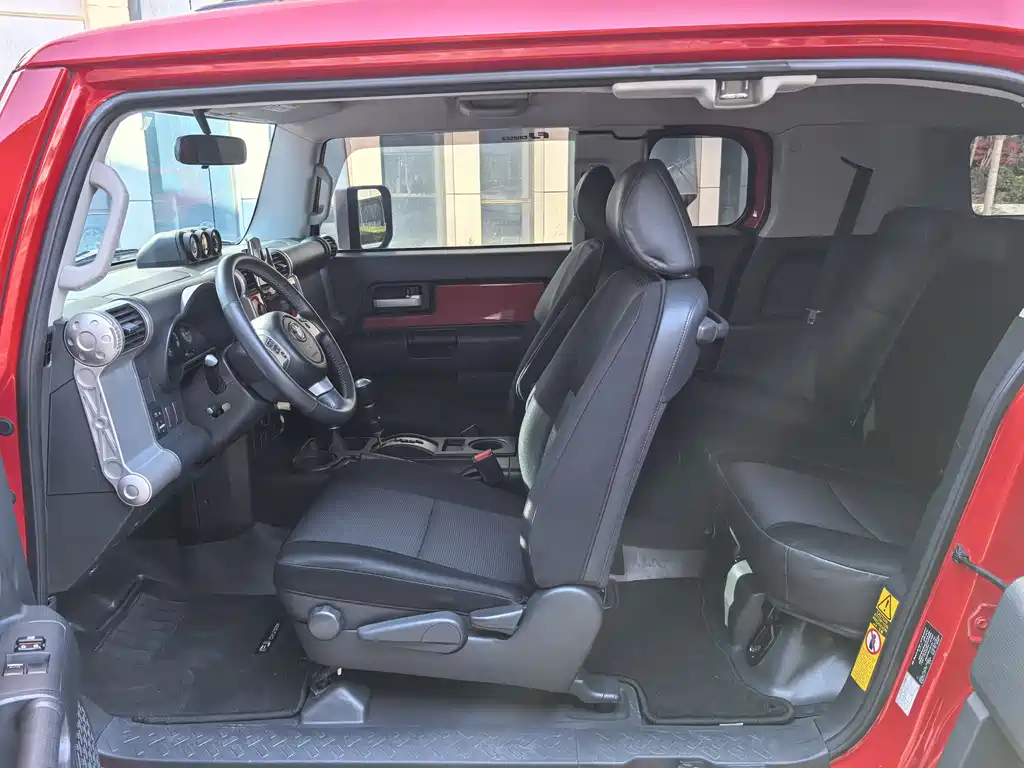 Toyota FJ Cruiser 2019 — фото 11