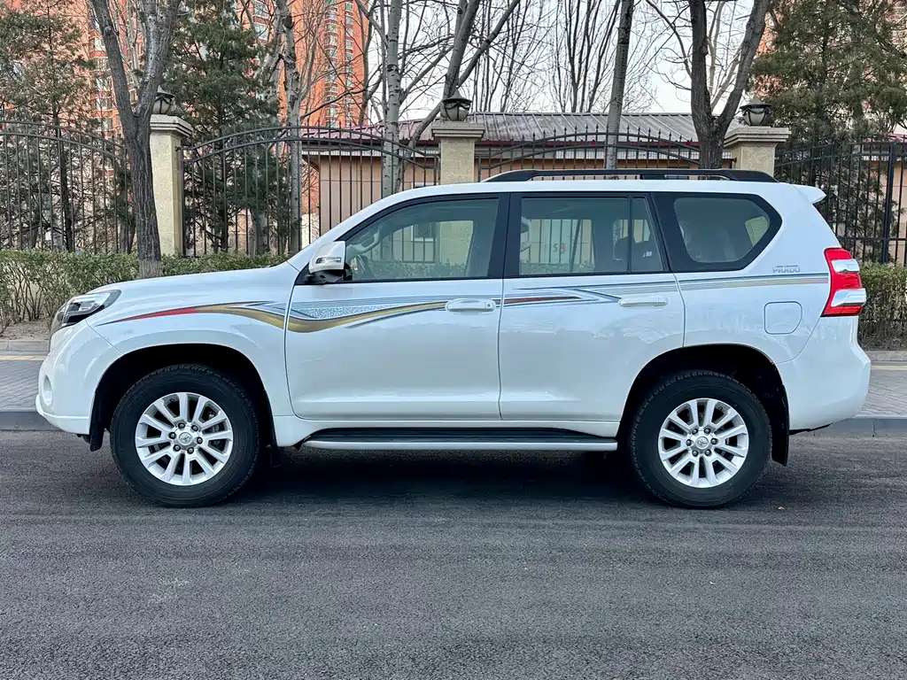 Toyota Prado 2017 — фото 3