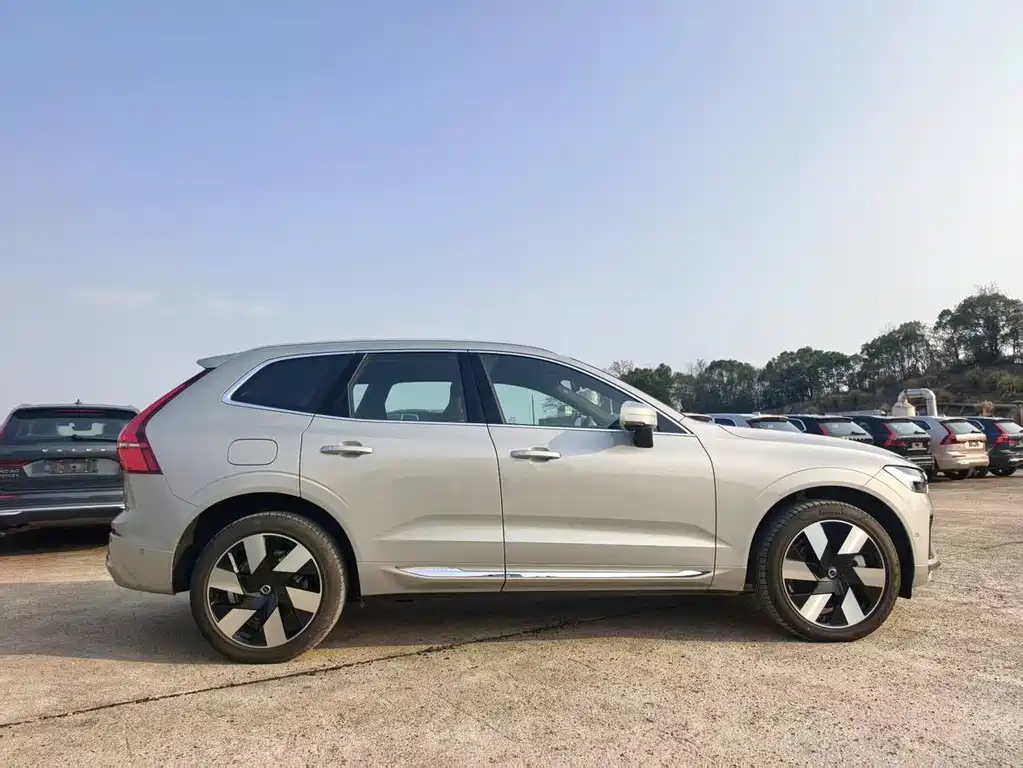 Volvo XC60 PHEV 2024
