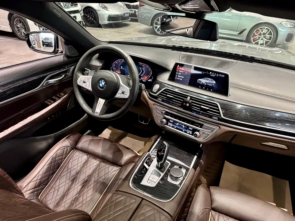 BMW 7 Series 2020 — фото 9