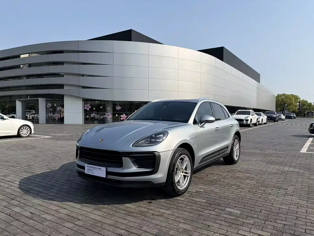 Porsche Macan 2026 — фото 1