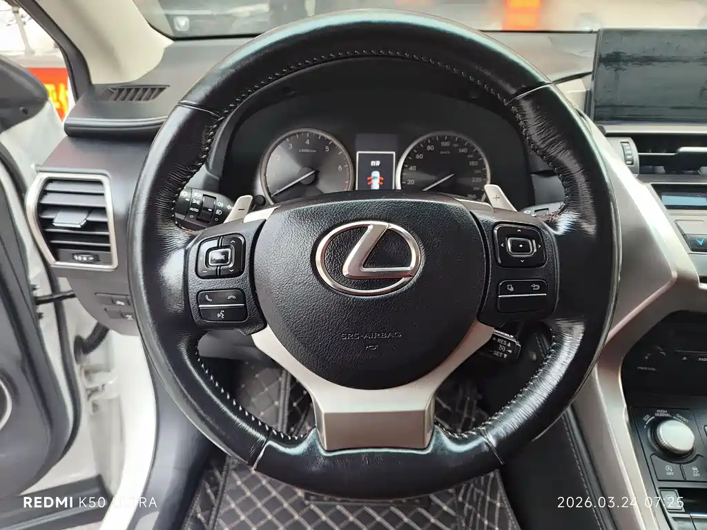 Lexus NX 2015 — фото 19