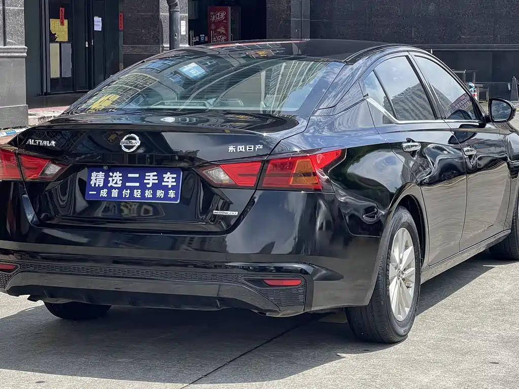 Nissan Teana 2022