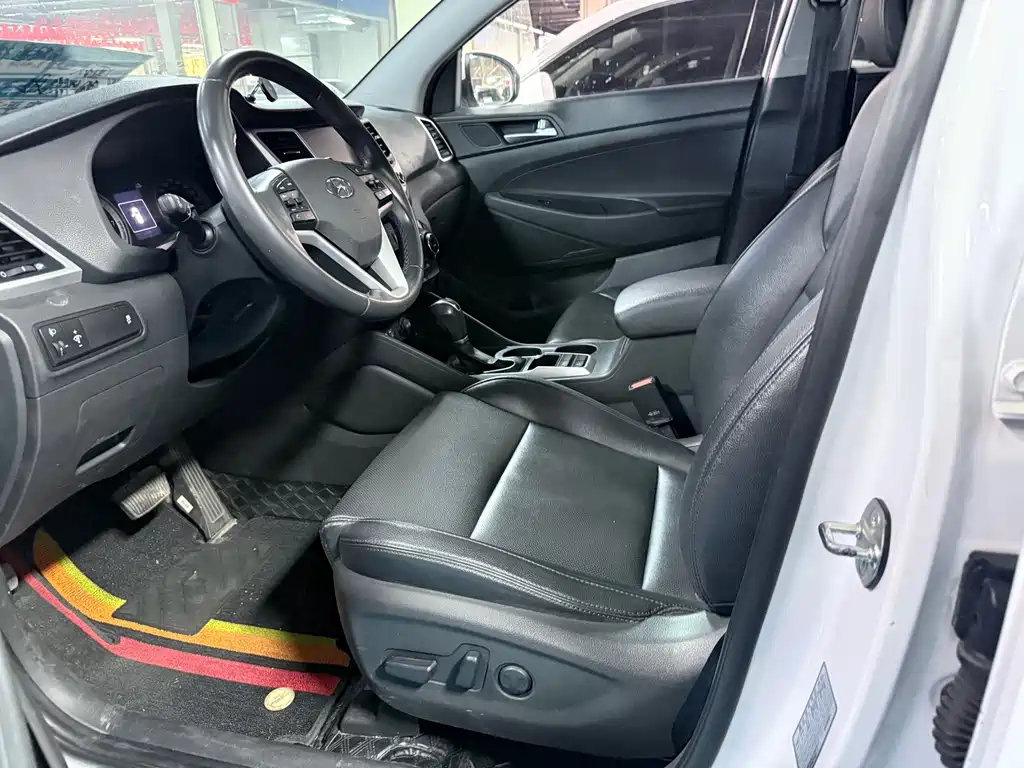 Hyundai Tucson 2018 — фото 9