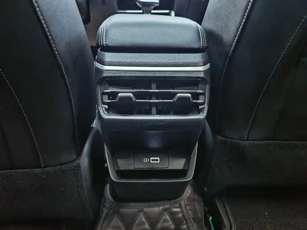 Geely Emgrand 2023 — фото 15