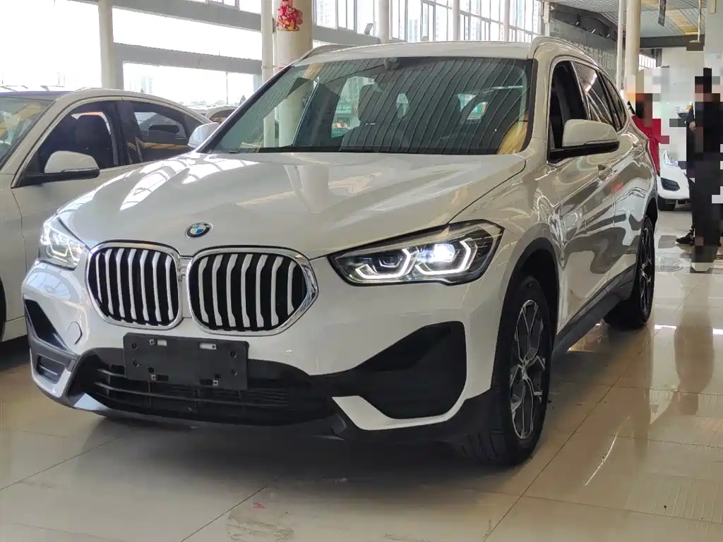 BMW X1 2021 — фото 1