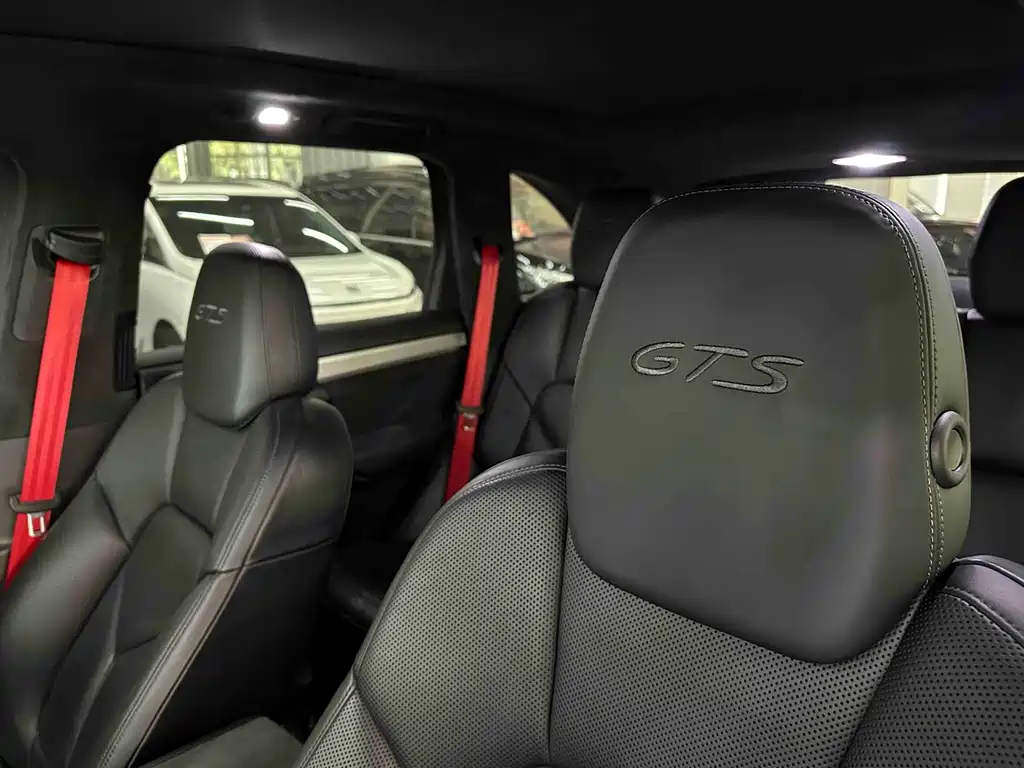 Porsche Cayenne 2016 — фото 16