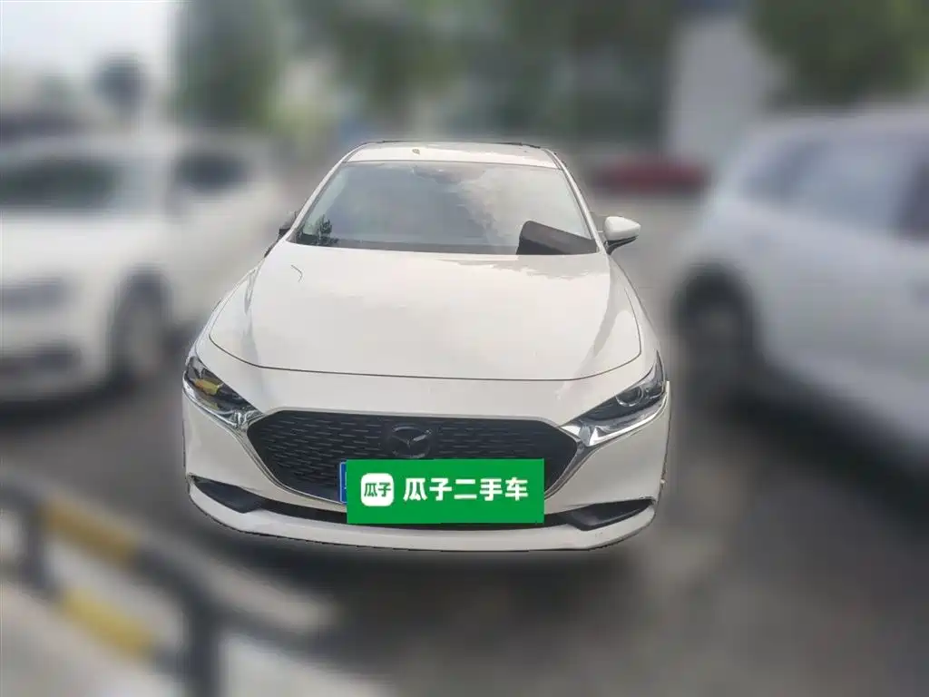 Mazda 3 Axela 2023 — фото 2