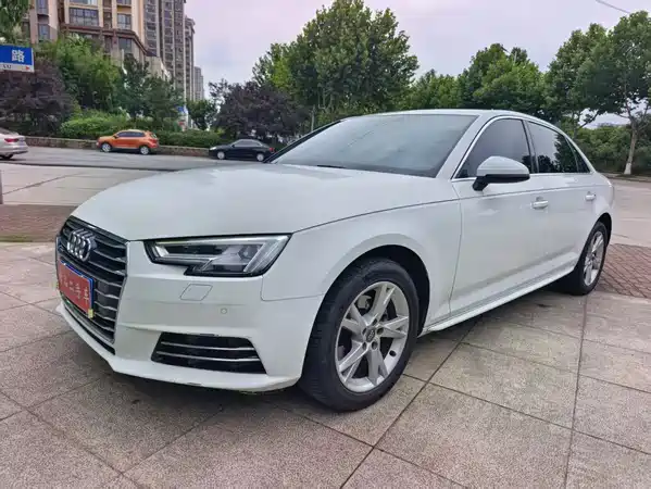 Audi A4L 2015