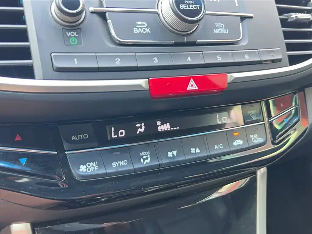 Honda Accord 2017 — фото 8