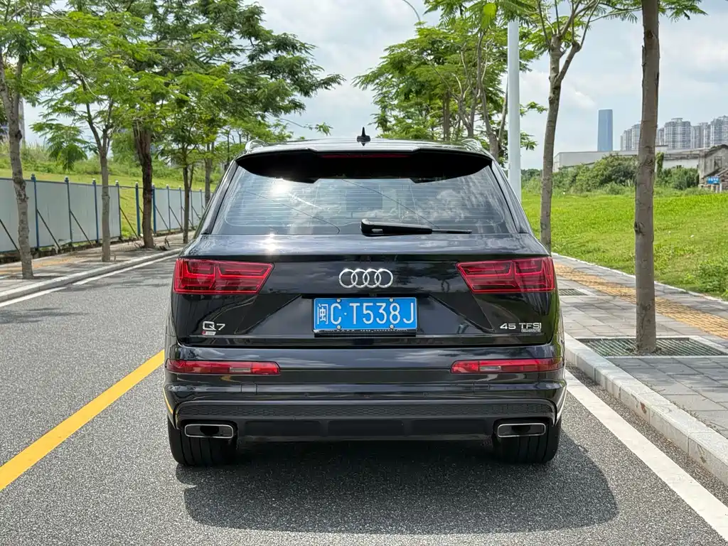Audi Q7 2016 — фото 8