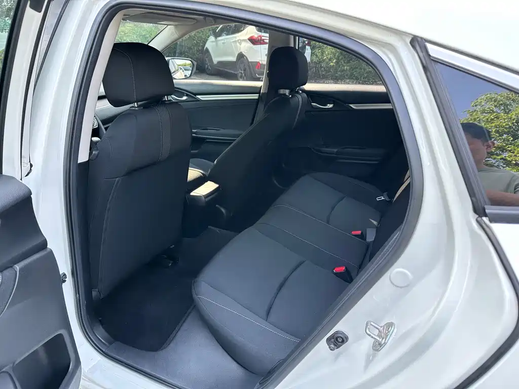Honda Civic 2018 — фото 16