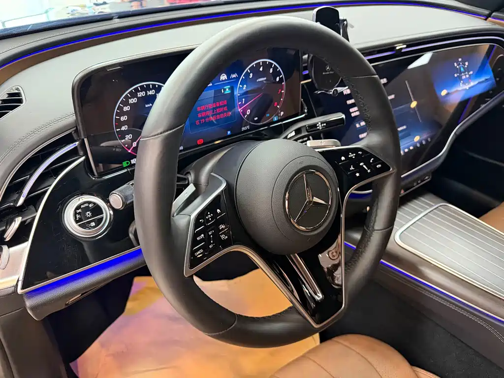 Mercedes-Benz E-Class 2025 — фото 6