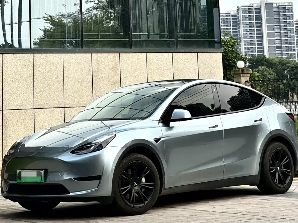 Tesla Model Y 2023 — фото 1