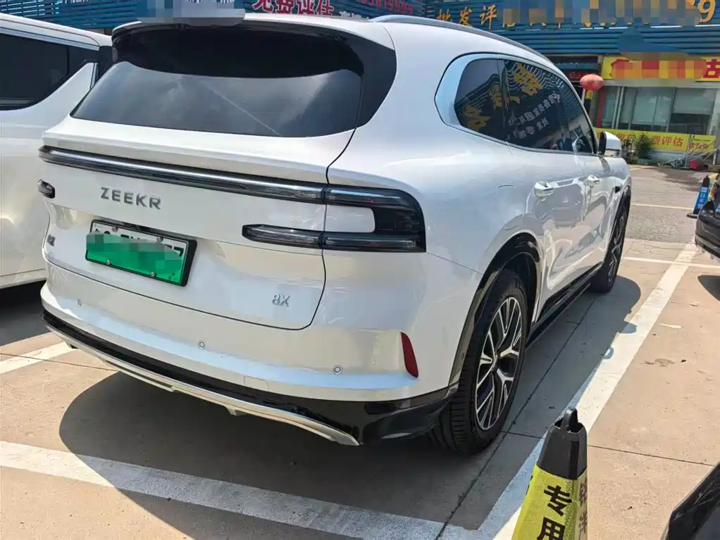 Zeekr 8X 2026