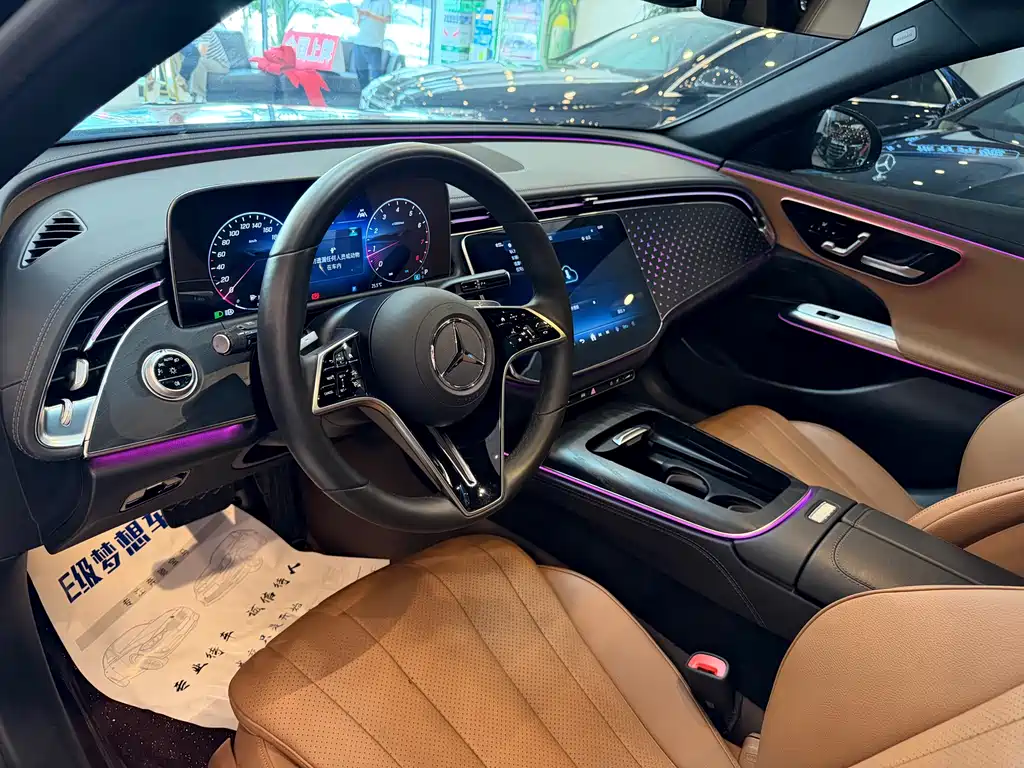 Mercedes-Benz E-Class 2025 — фото 10