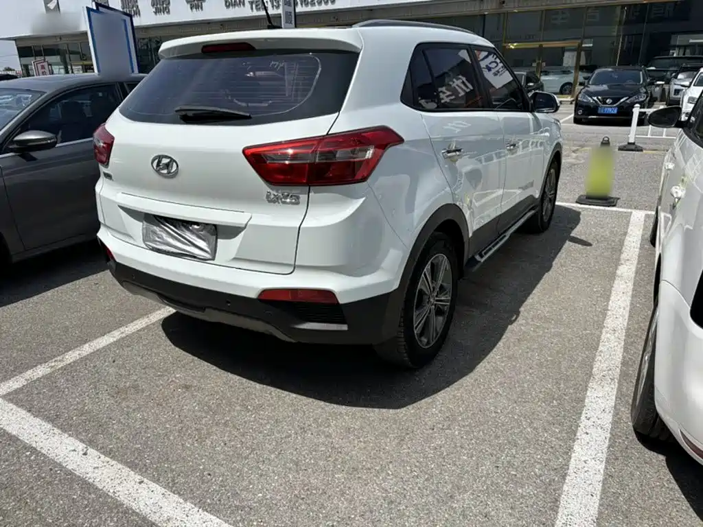 Hyundai ix25 2017 — фото 10
