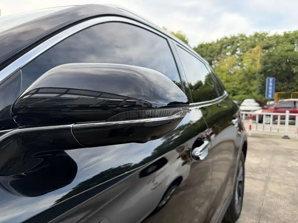 Hongqi HS5 2026