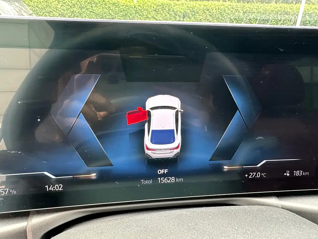 BMW i4 2025 — фото 16