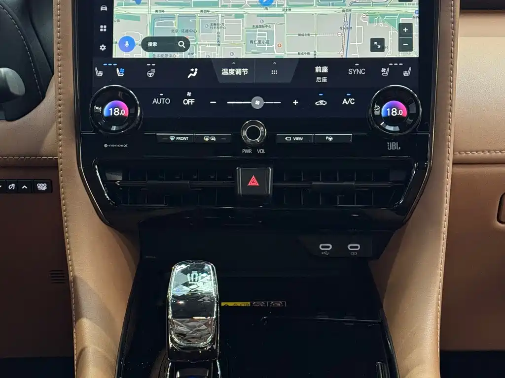 Toyota Vellfire 2023 — фото 15