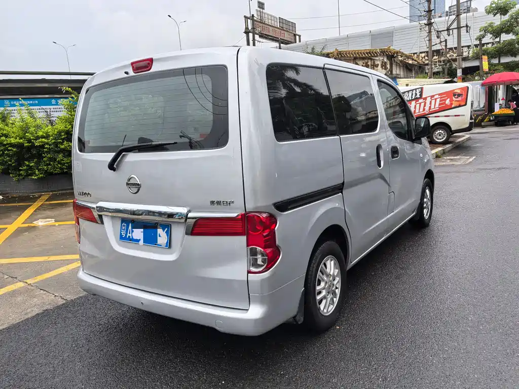 Nissan NV200 2012