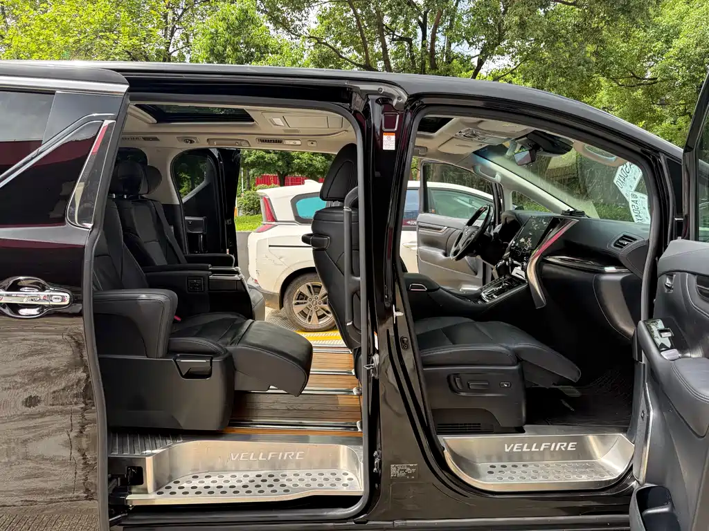 Toyota Vellfire 2020 — фото 16