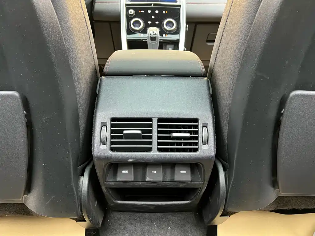 Land Rover Discovery Sport 2023 — фото 29