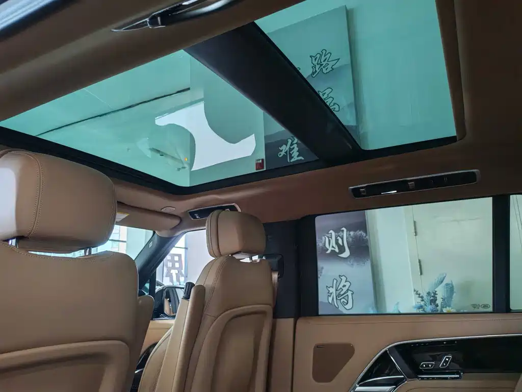 Land Rover Range Rover 2025 — фото 16