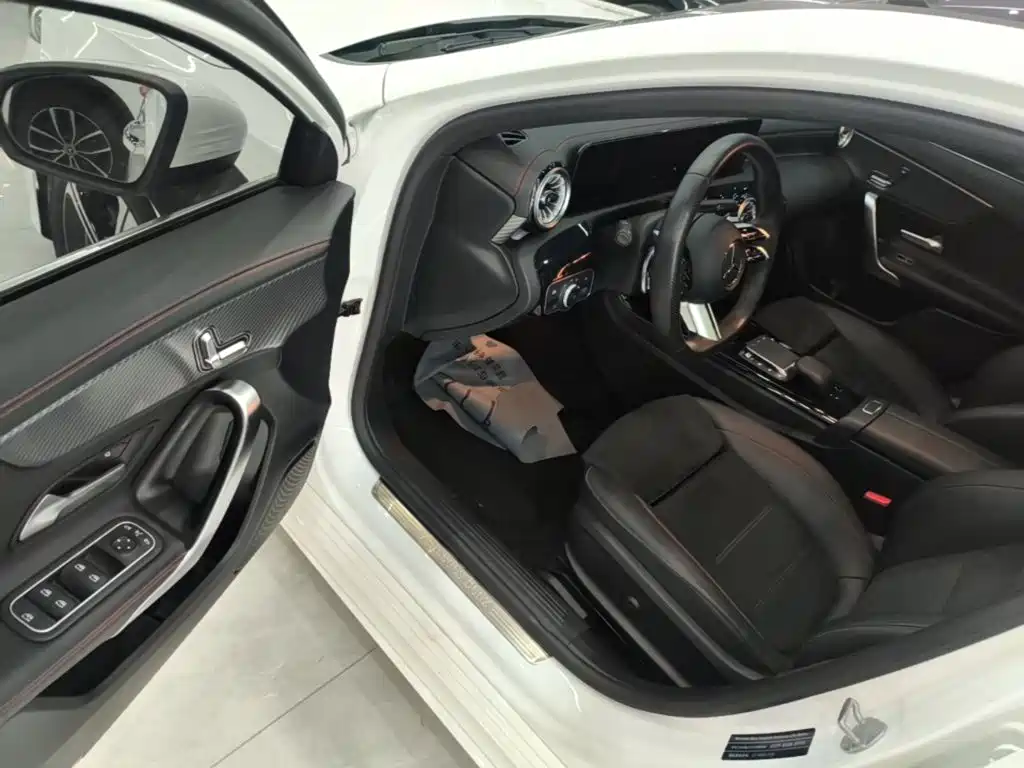 Mercedes-Benz A-Class 2023 — фото 16