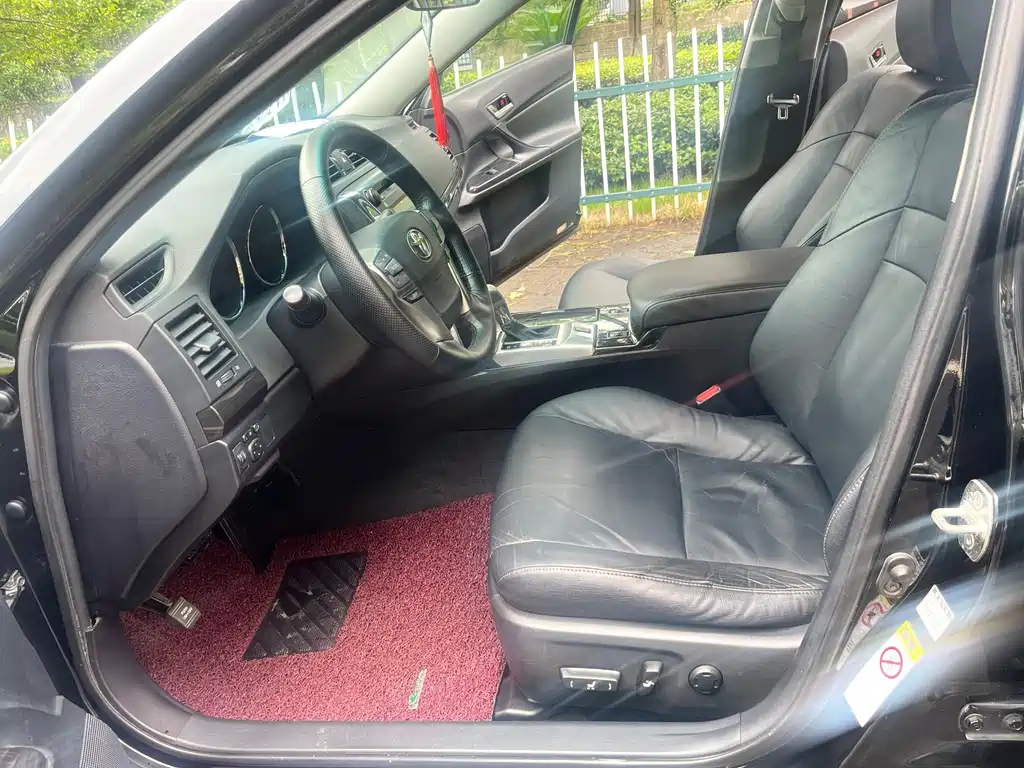 Toyota Reiz 2012