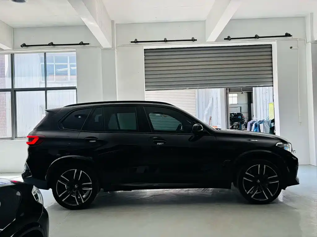 BMW X5 M 2022 — фото 4