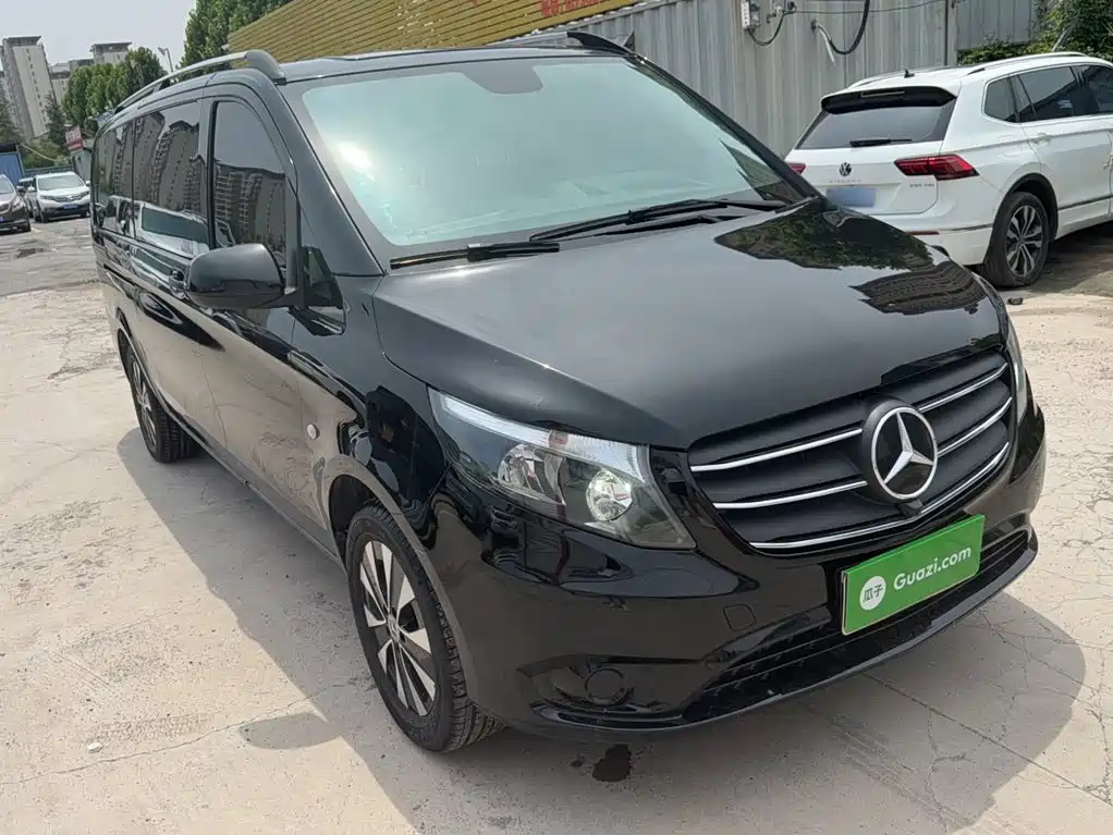 Mercedes-Benz Vito 2023 — фото 4