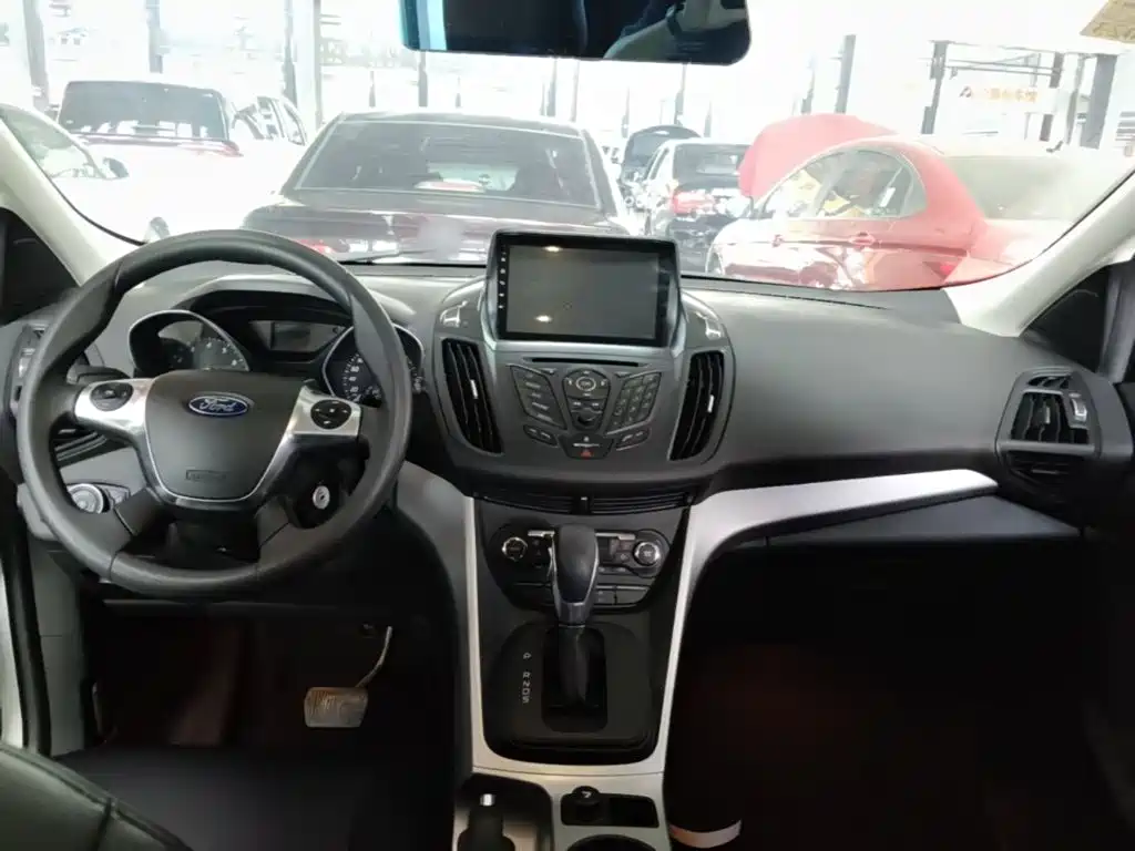 Ford Kuga 2015 — фото 10