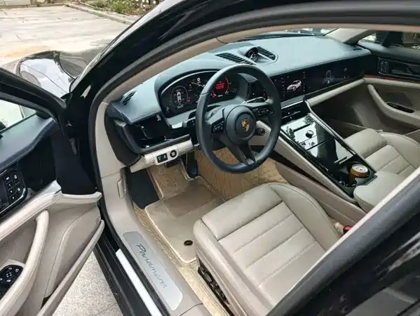 Porsche Panamera 2024
