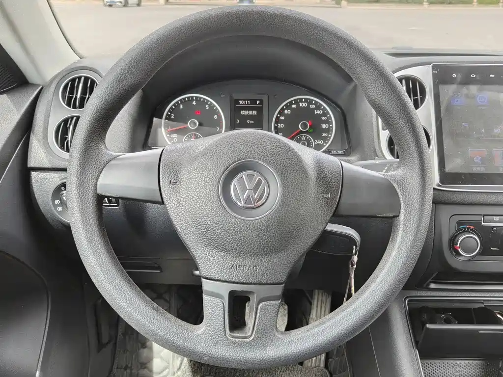 Volkswagen Tiguan 2015 — фото 21