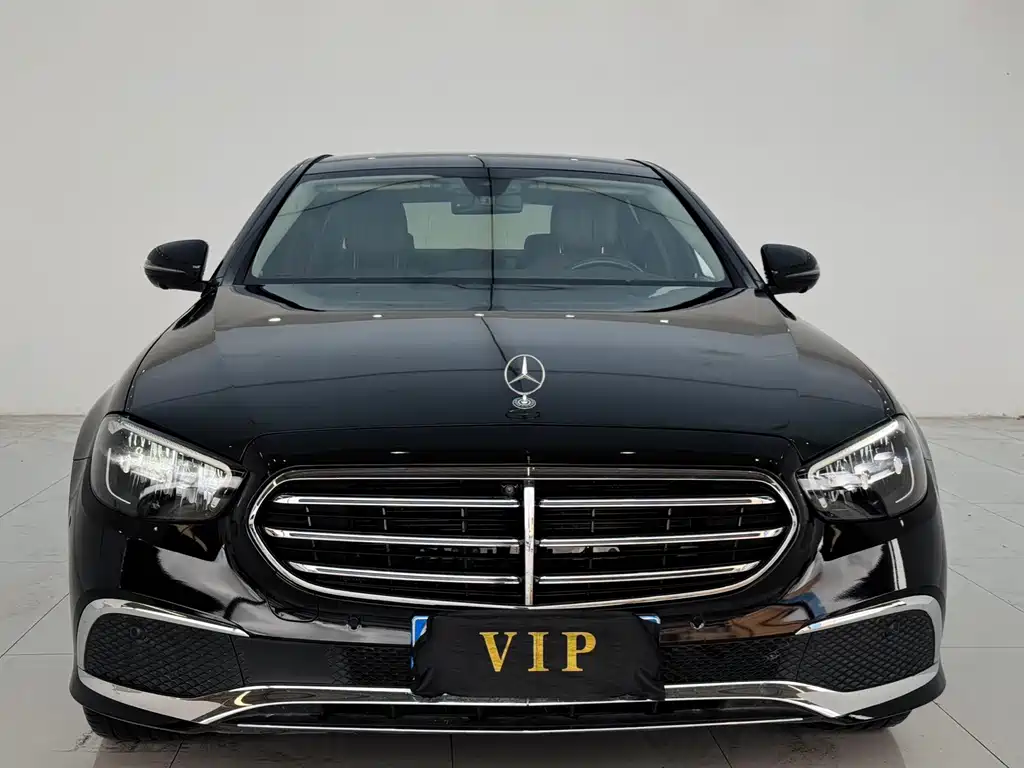 Mercedes-Benz E-Class 2023 — фото 1