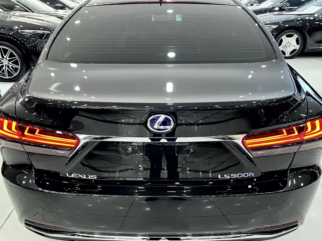 Lexus LS 2021 — фото 5