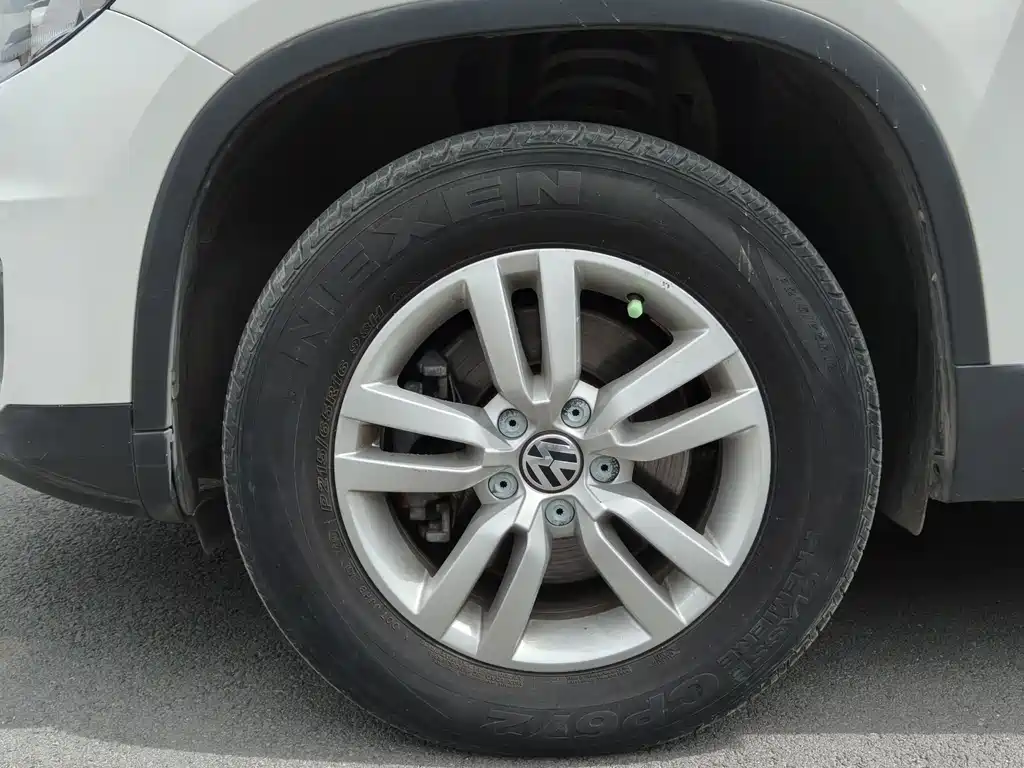 Volkswagen Tiguan 2015 — фото 12