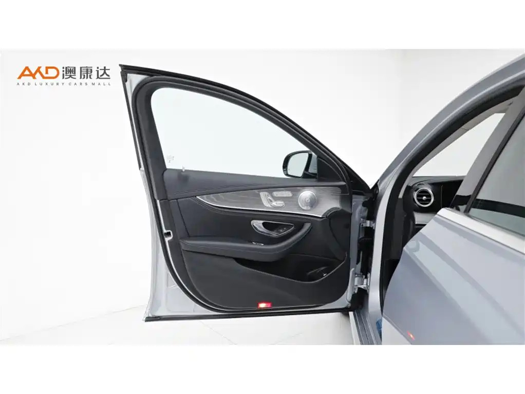 Mercedes-Benz E-Class 2020 — фото 10