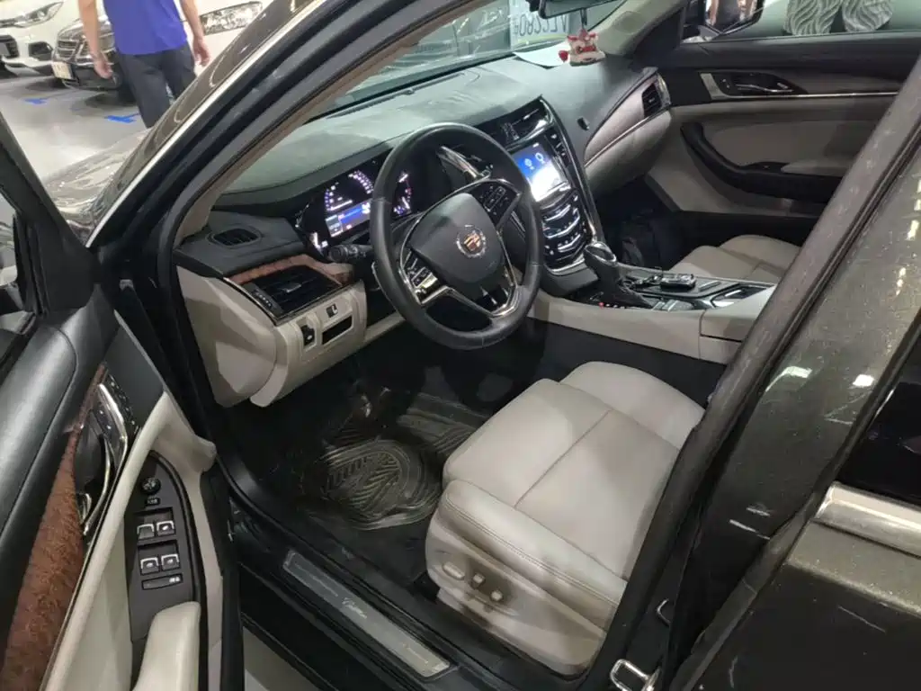 Cadillac CTS 2017 — фото 16