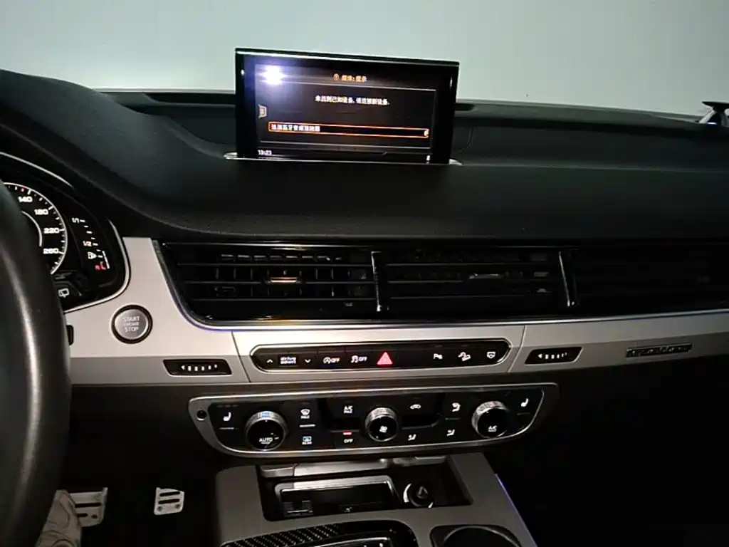 Audi Q7 2018 — фото 13