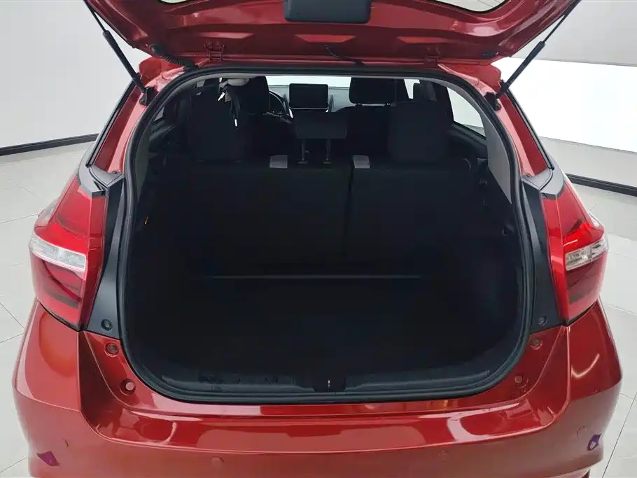 Toyota Yaris L 2020
