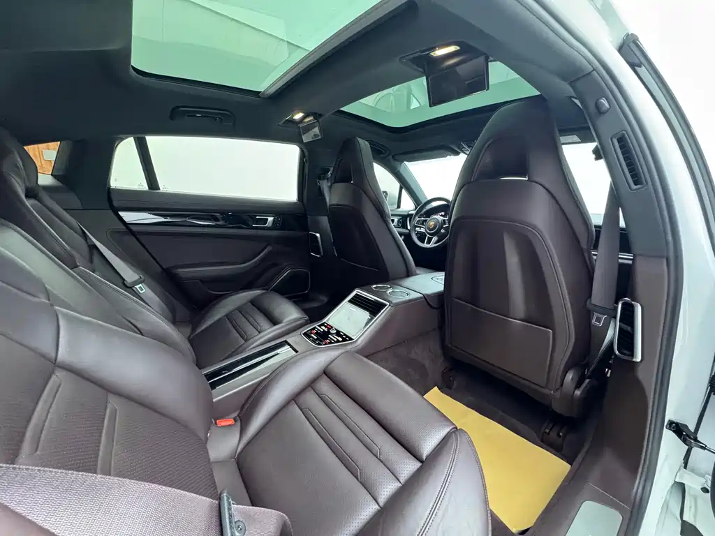 Porsche Panamera 2018 — фото 16