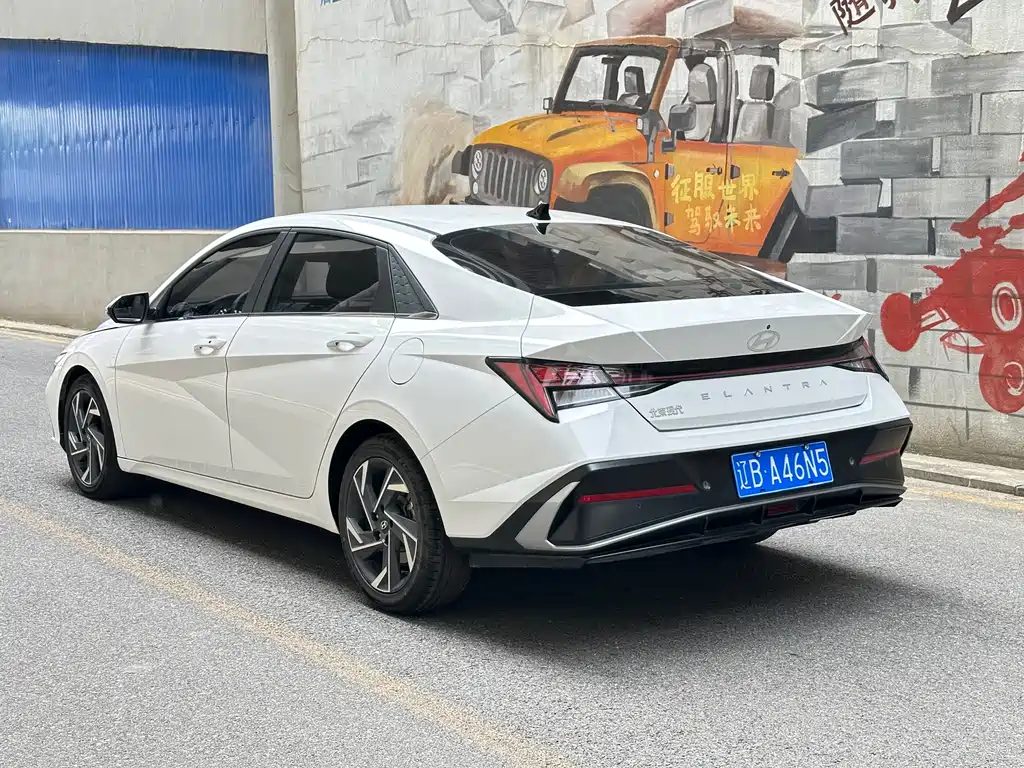 Hyundai Elantra 2024 — фото 12