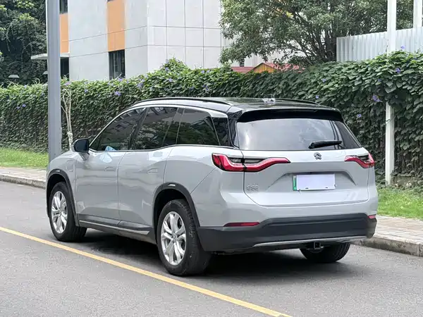 NIO ES8 2019