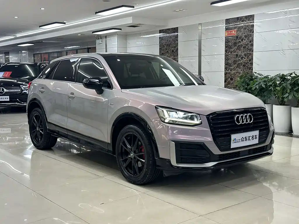 Audi Q2L 2019 — фото 3