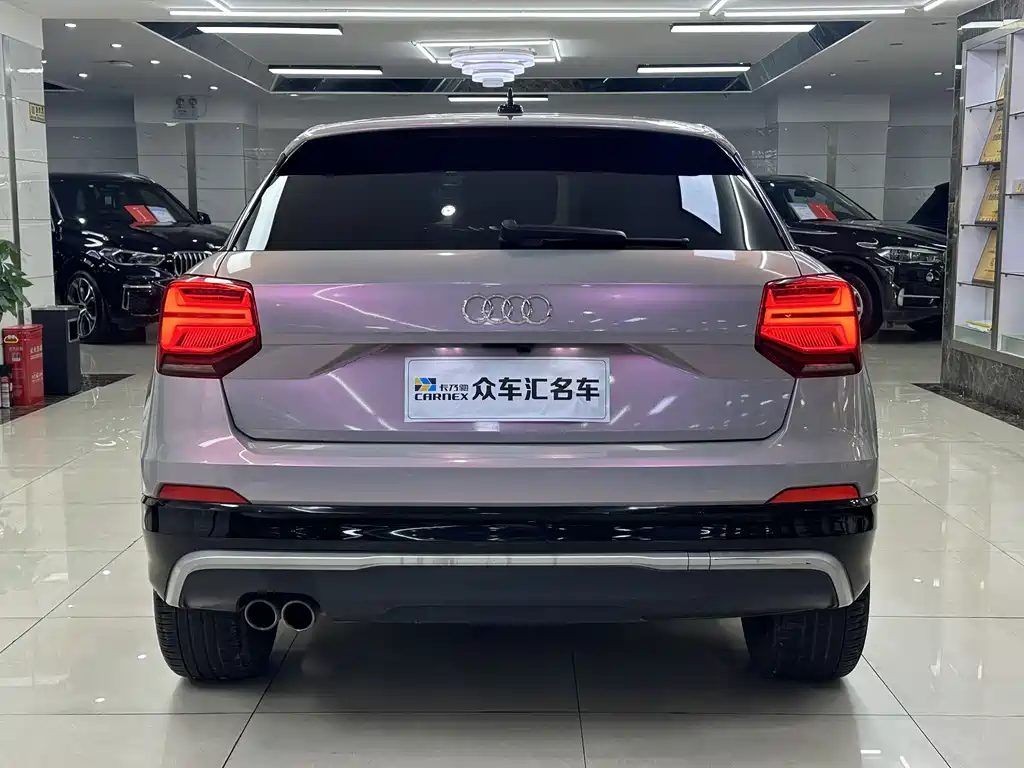 Audi Q2L 2019 — фото 5