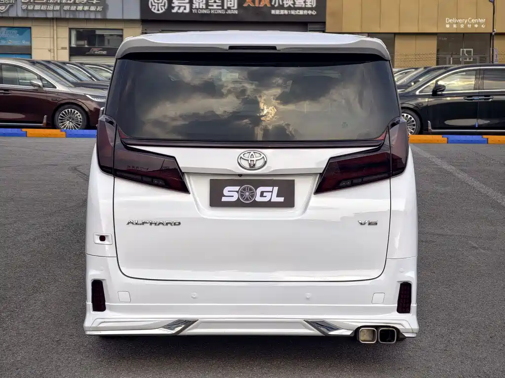 Toyota Alphard 2018 — фото 16