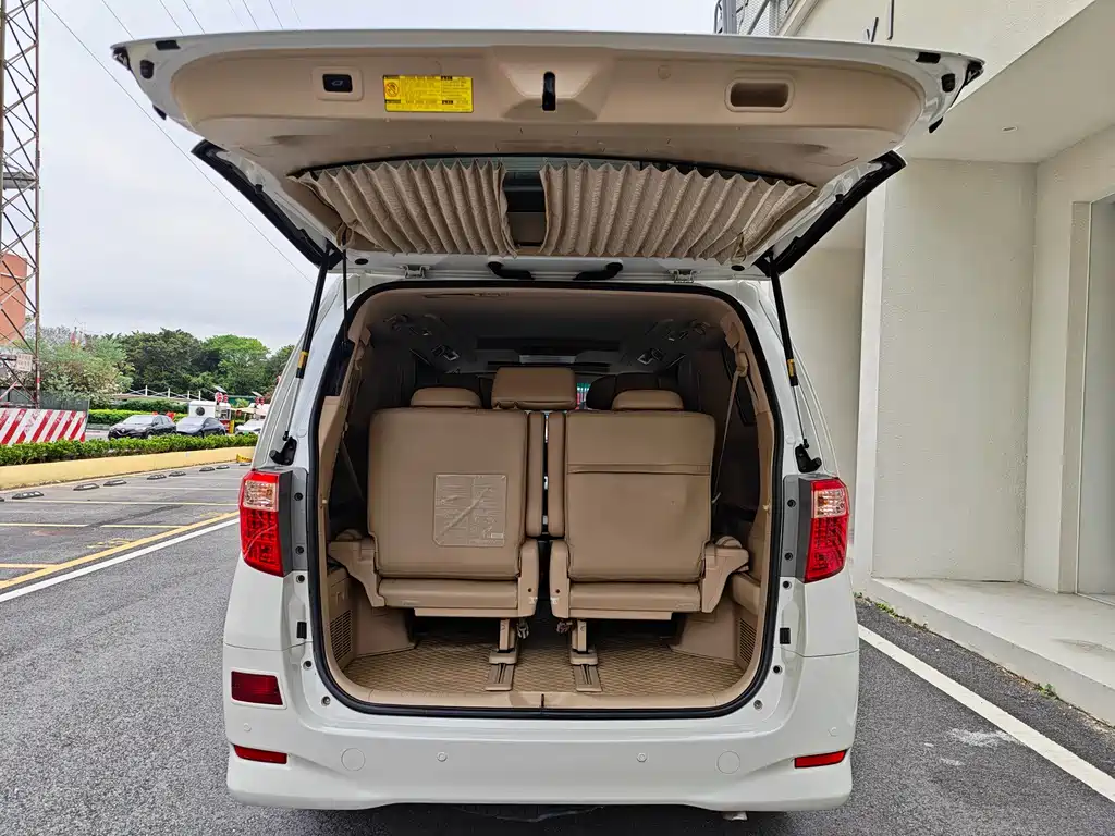 Toyota Alphard 2011 — фото 24